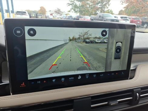 Certified 2023 Lincoln Corsair Standard w/ Equipment Group 101A image 18