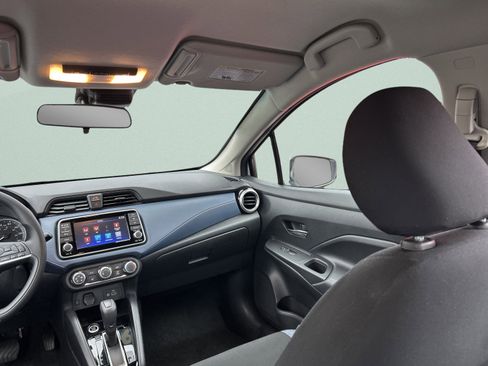 Used 2025 Nissan Versa SV FWD image 17