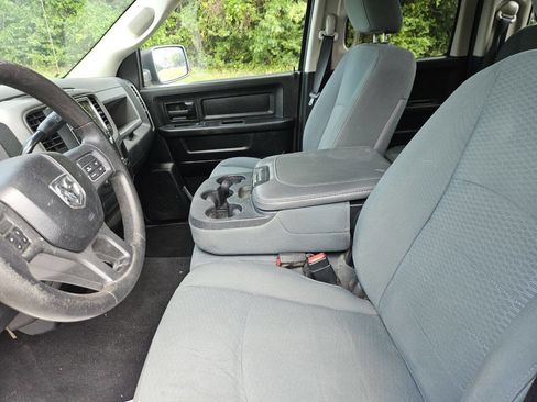 Used 2014 RAM 1500 Express RWD image 10