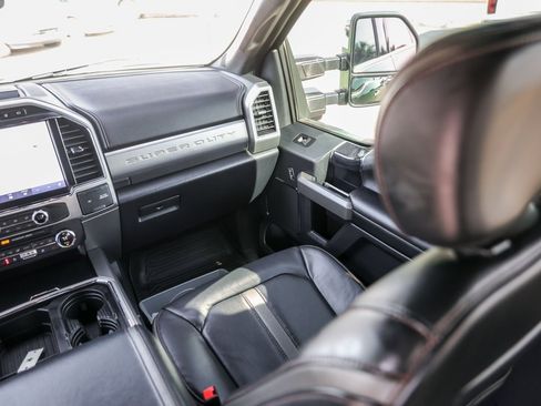 Used 2022 Ford F350 Platinum w/ FX4 Off-Road Package image 31