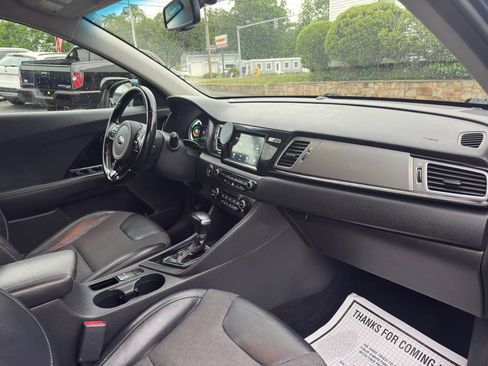 Used 2019 Kia Niro EX FWD image 23