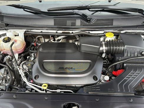 Used 2023 Chrysler Pacifica Touring-L image 27