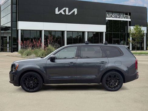 Certified 2022 Kia Telluride EX w/ EX Premium Package AWD/4WD image 3