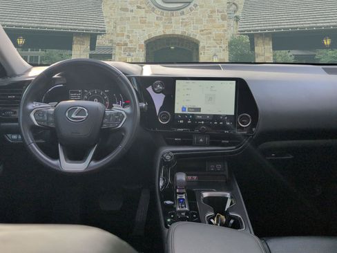 Certified 2025 Lexus NX 250 FWD w/ Towing Package (2000 Lbs) image 15