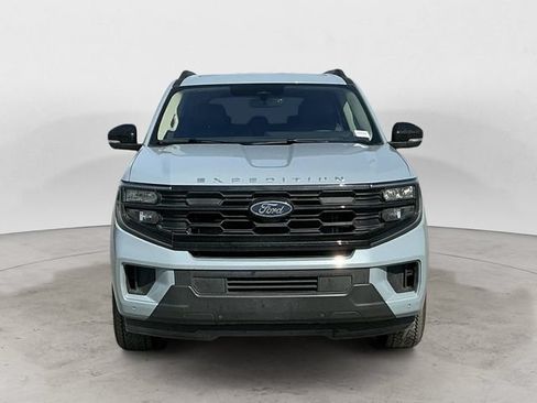 Certified 2025 Ford Expedition Active AWD/4WD image 8