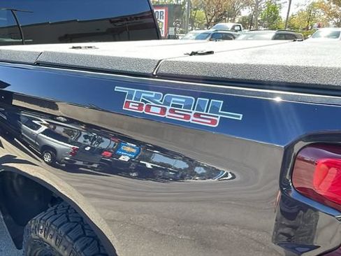 Used 2023 Chevrolet Silverado 1500 Custom Trail Boss w/ LPO, Dark Essentials Package AWD/4WD image 31