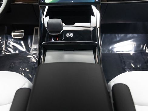 Used 2025 Land Rover Range Rover Sport Dynamic SE AWD/4WD image 9