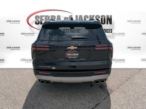 Used 2025 Chevrolet Traverse LT w/ Sun and Wheel Package FWD image 8