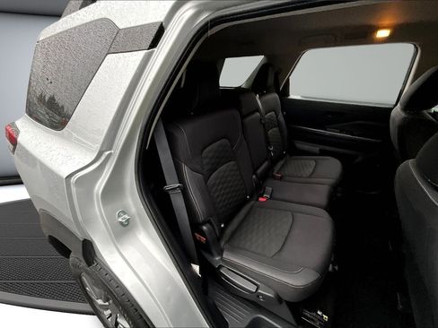 Used 2024 Nissan Pathfinder SV image 23