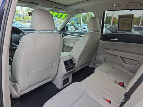 Used 2023 Volkswagen Atlas SE w/ Panoramic Sunroof Package FWD image 13