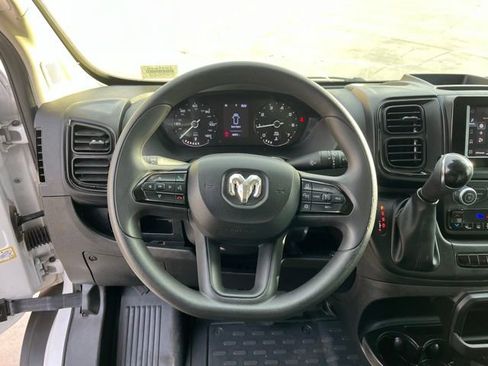 Used 2024 RAM ProMaster 2500 w/ Convenience Group image 13