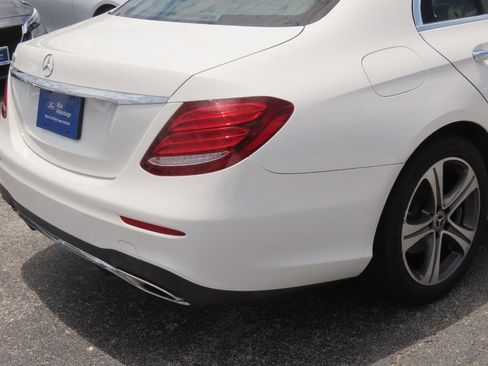 Used 2019 Mercedes-Benz E 300 image 10