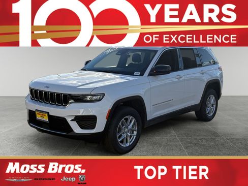 New 2026 Jeep Grand Cherokee Laredo AWD/4WD image 1