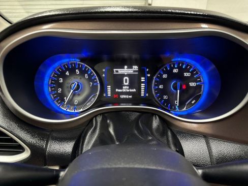 Used 2022 Chrysler Voyager LX image 20