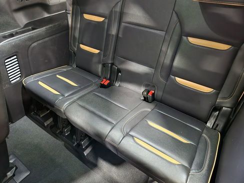 Used 2024 GMC Yukon XL AT4 w/ Technology Package AWD/4WD image 53