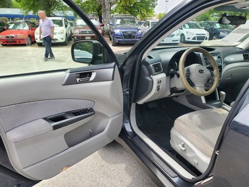 Used 2012 Subaru Forester 2.5X Premium w/ All-Weather Pkg image 9