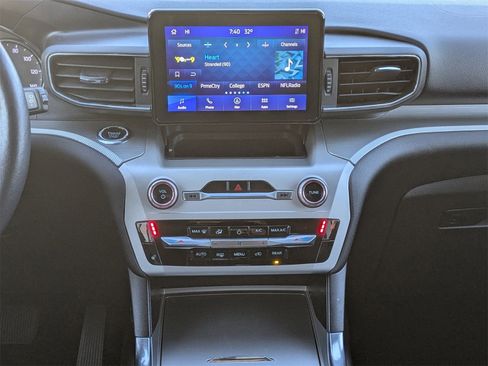 Used 2022 Ford Explorer XLT w/ Equipment Group 202A image 20