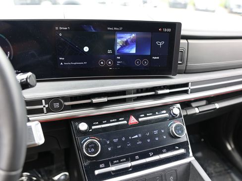 Used 2025 Hyundai Santa Fe Limited AWD/4WD image 24