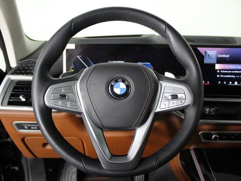 Used 2025 BMW X7 xDrive40i w/ Executive Package image 15