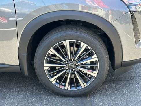 New 2026 Nissan Pathfinder Platinum AWD/4WD image 13