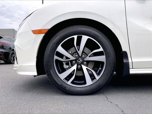 Used 2018 Honda Odyssey Elite image 11