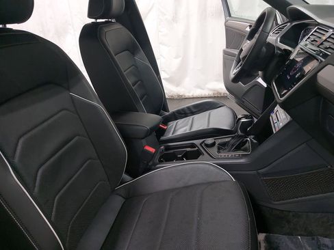 Used 2022 Volkswagen Tiguan SEL R-Line image 10