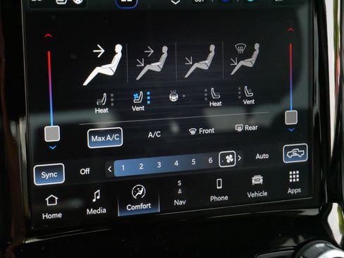 Used 2022 RAM 1500 Laramie AWD/4WD image 30