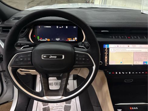 New 2026 Jeep Grand Cherokee Limited AWD/4WD image 9