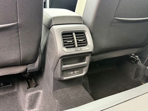 New 2026 Volkswagen Taos SE AWD/4WD image 22