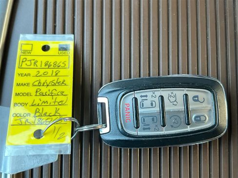 Used 2018 Chrysler Pacifica Limited w/ Tire & Wheel Group image 35