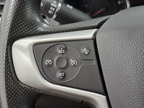Used 2023 GMC Acadia SLE FWD image 33