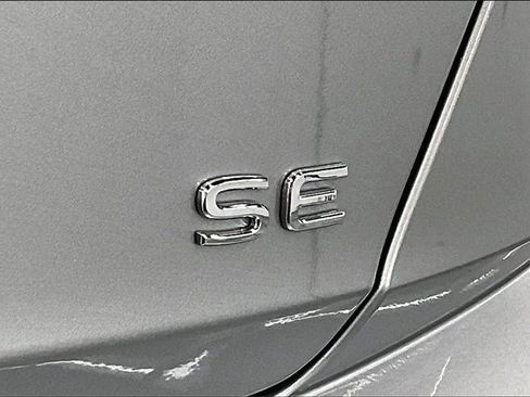 Used 2023 Volkswagen Jetta SE image 8