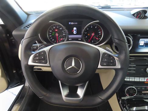 Used 2020 Mercedes-Benz SLC 300 w/ Premium Package image 15