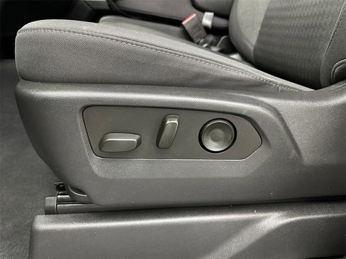 Used 2023 Chevrolet Silverado 1500 Custom image 10