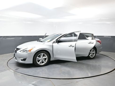 Used 2013 Nissan Altima 2.5 SV FWD image 55