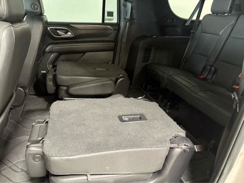 Used 2023 Chevrolet Suburban Z71 AWD/4WD image 13