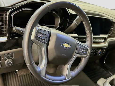 Used 2023 Chevrolet Silverado 1500 LT image 18