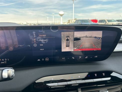 New 2026 Buick Enclave Preferred w/ Power Package AWD/4WD image 25