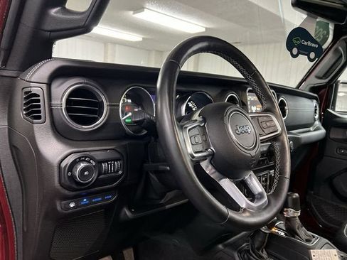 Used 2021 Jeep Wrangler Unlimited Sahara w/ Cold Weather Group AWD/4WD image 10
