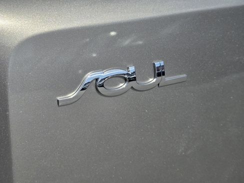 Used 2013 Kia Soul + image 31