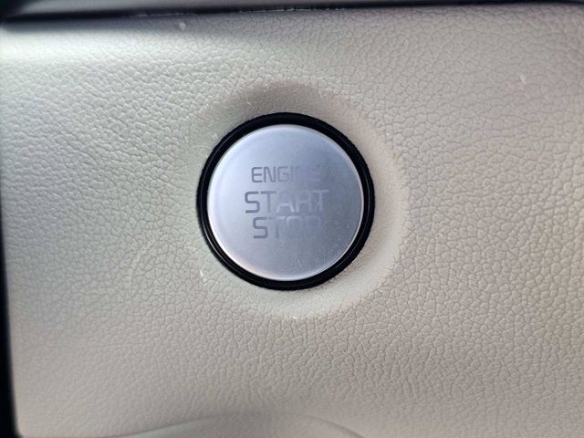 Used 2025 Kia Sorento S w/ Panoramic Sunroof Package FWD image 23