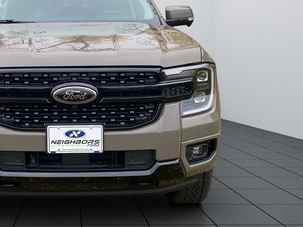 Used 2025 Ford Ranger Lariat w/ Black Appearance Package AWD/4WD image 14
