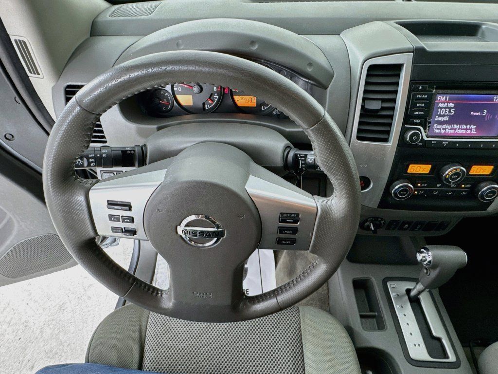 Used 2018 Nissan Frontier SV w/ Value Truck Package AWD/4WD image 11