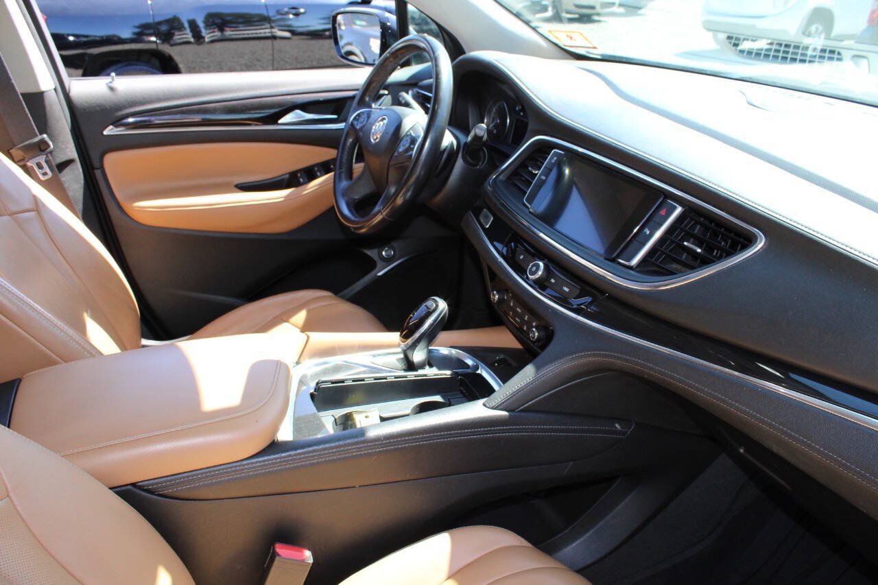Used 2019 Buick Enclave Essence AWD/4WD image 12