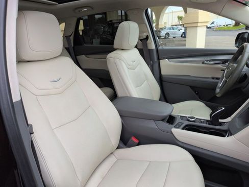 Used 2021 Cadillac XT5 Premium Luxury FWD image 21