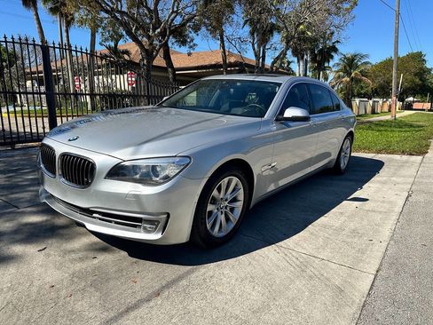 Used 2013 BMW 740Li image 3