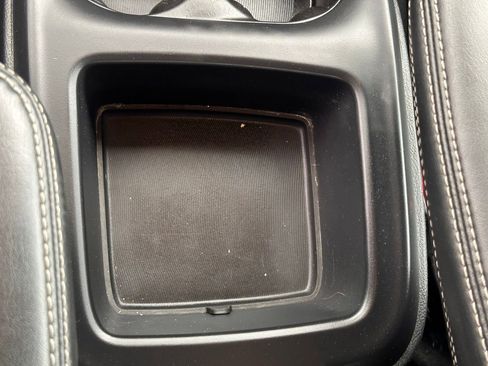 Used 2025 Chrysler Pacifica Select image 35