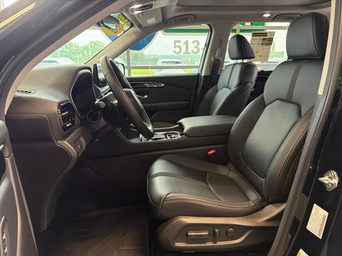 Used 2025 Honda Pilot Touring image 20