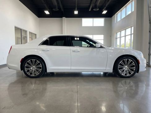 Used 2013 Chrysler 300 S w/ Luxury Group image 4