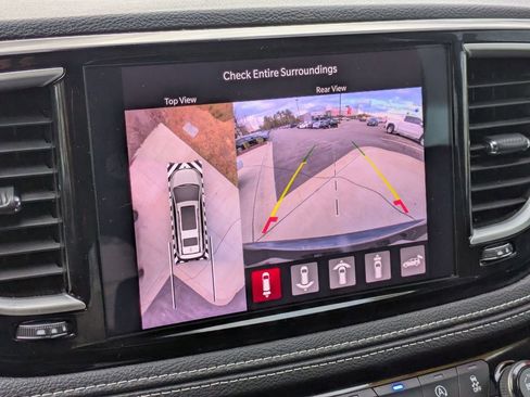 Used 2024 Chrysler Pacifica Touring-L w/ S Appearance Package image 19